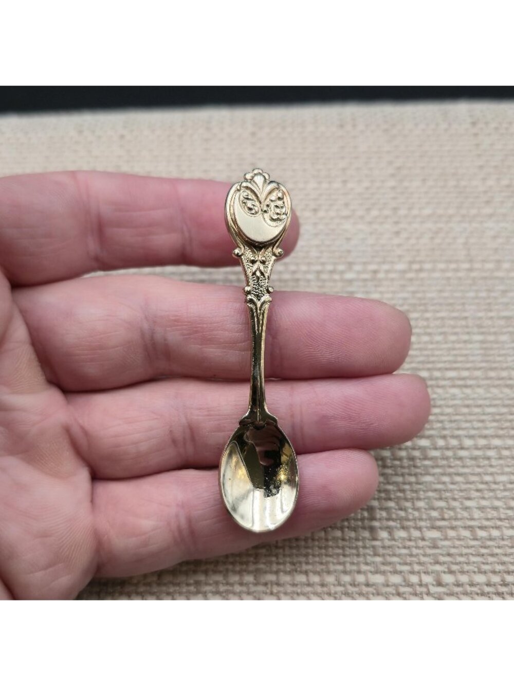 Vintage Miniature Souvenir Spoon Lapel Pin Brooch A8633